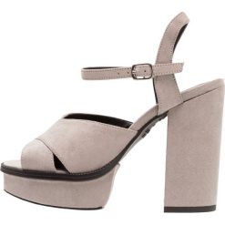 Sandały damskie: New Look Wide Fit WIDE FIT TAND Sandały na obcasie mid grey