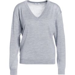 Swetry klasyczne damskie: Filippa K Sweter light grey melange
