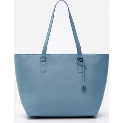 Torba shopper z brelokiem - Niebieski. Niebieskie torby damskie na zakupy House, bez wzorów, z breloczkiem. Za 59,99 zł.