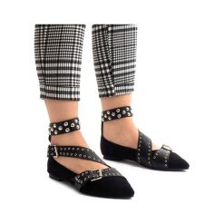 Czarne wsuwane półbuty z ćwiekami B12-8. Czarne półbuty damskie ButyModne, bez wzorów, eleganckie, na niskim obcasie, na obcasie, bez zapięcia. Za 64,00 zł.
