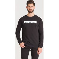 BLUZA DRESOWA JOHN RICHMOND. Czarne bluzy męskie xs, z nadrukiem, z bawełny, z okrągłym kołnierzem. Za 325,00 zł.