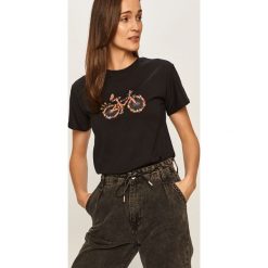 Answear - T-shirt. Czarne bluzki damskie ANSWEAR, s, z aplikacjami, z bawełny, casualowe, z okrągłym kołnierzem, z krótkim rękawem. Za 49,90 zł.