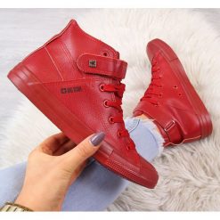 Czerwone trampki na rzep Big Star V274529 - czerwony. Czerwone trampki i tenisówki damskie . Za 119,99 zł.