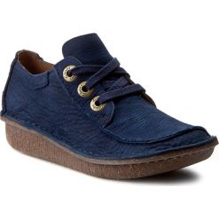 Półbuty CLARKS - Funny Dream 261237514 Navy. Niebieskie półbuty damskie Clarks, bez wzorów, ze skóry, bez obcasa, na płaskiej podeszwie, bez zapięcia. W wyprzedaży za 269,00 zł.