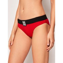 Figi klasyczne Dsquared2 Underwear D8LL12980. Czerwone figi damskie Dsquared2 Underwear, bez wzorów. W wyprzedaży za 209,00 zł.