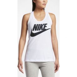 Koszulka Nike NSW Essential Tank HBR (831731-100). Czarne koszulki damskie Nike, bez wzorów, z poliesteru, bez kołnierzyka. Za 62,99 zł.