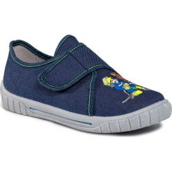 Kapcie SUPERFIT - 6-00278-81 S Blau. Niebieskie sandały chłopięce Superfit, z tworzywa sztucznego, bez zapięcia. Za 129,00 zł.