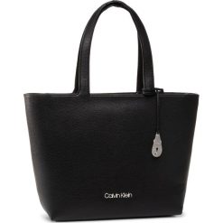 Torebka CALVIN KLEIN - Net Shopper Md K60K606487 BAX. Czarne torby damskie na zakupy Calvin Klein, bez wzorów, ze skóry, klasyczne, na ramię, bez dodatków. Za 699,00 zł.