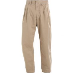 Chinosy męskie: Kings Of Indigo HENRI Chinosy khaki