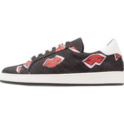 Trampki i tenisówki damskie: Markus Lupfer SCATTER LIP DENIM BILLIE TRAINER Tenisówki i Trampki black/red