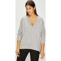Swetry klasyczne damskie: Calvin Klein - Sweter
