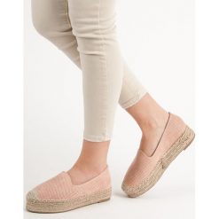 LORDSY NA PLATFORMIE. Różowe półbuty damskie BEST SHOES, bez obcasa, na platformie. Za 89,90 zł.
