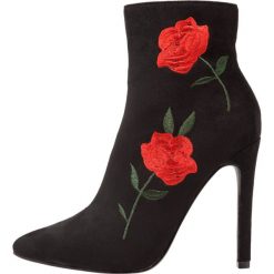Botki damskie lity: Public Desire BERMUDA Botki na obcasie black/red