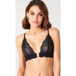 Biustonosze bardotka: NA-KD Lingerie Biustonosz z metalową sprzączką – Black