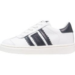 Pinocchio Tenisówki i Trampki white. Białe trampki dziewczęce Pinocchio, ze skóry. Za 379,00 zł.