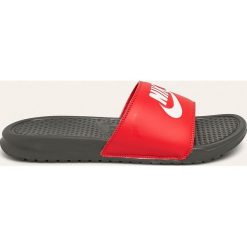 Nike Sportswear - Klapki Benassi JDI. Czarne kapcie męskie Nike Sportswear, ze skóry, bez zapięcia. W wyprzedaży za 99,90 zł.