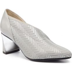 Półbuty UNITED NUDE - Fold Molten 10418589141139 Cloud And Silver/White. Szare półbuty damskie marki United Nude, bez wzorów, ze skóry ekologicznej, eleganckie, bez obcasa, na obcasie, bez zapięcia. Za 799,00 zł.