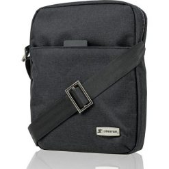 Czarna Klasyczna Męska Torebka, Saszetka na Ramię, na Zamek, Listonoszka- STARTER- Torba TBASTAR0176czarna. Czarne listonoszki męskie Starter, w paski, z materiału, eleganckie, na ramię, małe. Za 59,00 zł.