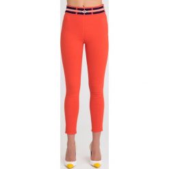 JEANSY elisabetta franchi. Czerwone jeansy damskie Elisabetta Franchi, z aplikacjami, z elastanu. Za 825,30 zł.