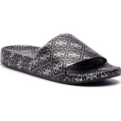 Klapki GUESS - Savan FL6SAV RUB19 BLKSI. Czarne klapki damskie Guess, z aplikacjami, ze skóry ekologicznej, bez obcasa. W wyprzedaży za 179,00 zł.