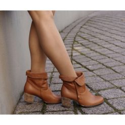Botki - skóra naturalna - model 454 - kolor brąz. Czerwone botki damskie Zapato, na wiosnę, ze skóry, eleganckie, za kostkę, na wysokim obcasie, na obcasie, na zamek. W wyprzedaży za 319,20 zł.