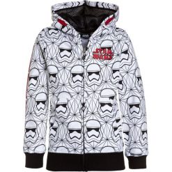 OVS HOOD STAR WARS Bluza rozpinana bright white. Białe bluzy chłopięce marki OVS, z motywem z bajki, z bawełny. W wyprzedaży za 135,20 zł.