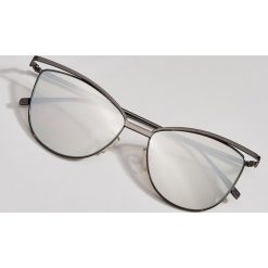 Okulary przeciwsłoneczne z metalowymi oprawkami - Szary. Szare okulary przeciwsłoneczne damskie Mohito. Za 49,99 zł.