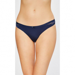 Triumph - Stringi Sexy Angel Spotlight. Różowe stringi damskie marki Triumph, z elastanu. W wyprzedaży za 49,90 zł.