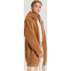 Długa bluza oversize - Beżowy. Brązowe bluzy damskie Cropp, s, bez wzorów, z długim rękawem, długie, bez kaptura. Za 149,99 zł.