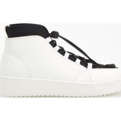 Sportowe buty za kostkę - Biały. Białe buty sportowe damskie marki Reserved. Za 159,99 zł.