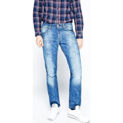 Wrangler - Jeansy Greensboro All Blue. Niebieskie jeansy męskie relaxed fit Wrangler, z bawełny. W wyprzedaży za 259,90 zł.