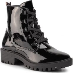 Trapery KENDALL + KYLIE - Epic Bootie Black Patent. Czarne trapery damskie ze skóry ekologicznej, bez obcasa, bez zapięcia. W wyprzedaży za 309,00 zł.