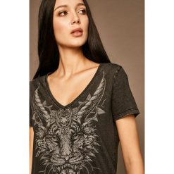 Medicine - T-shirt by Paulina Czak. Czarne bluzki damskie MEDICINE, s, z nadrukiem, z bawełny, z okrągłym kołnierzem. Za 59,90 zł.