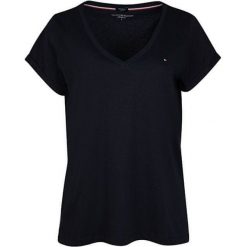 Tommy Hilfiger Ladies T Vn Tee Ss Navy Blaze r UW0UW00676 -416 (rozmiar L). Niebieskie koszulki damskie TOMMY HILFIGER, na co dzień, l, bez wzorów, bez kołnierzyka, bez rękawów. W wyprzedaży za 134,00 zł.