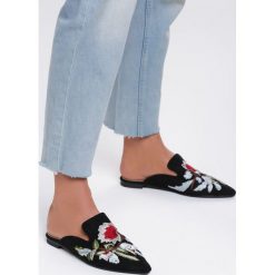 Czarne Klapki Buoyant. Czarne klapki damskie Renee, z haftami. Za 39,99 zł.
