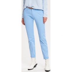 Spodnie chino - Niebieski. Niebieskie chinosy damskie marki Reserved. Za 89,99 zł.