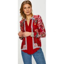 Desigual - Koszula. Czerwone bluzki damskie Desigual, na co dzień, s, bez wzorów, z wiskozy, casualowe, ze stójką, z długim rękawem. W wyprzedaży za 279,90 zł.