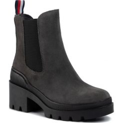 Body torebki TOMMY HILFIGER - Sporty Chunky Chelsea Bootie FW0FW04417 Gunmetal 099. Szare torebki klasyczne damskie TOMMY HILFIGER, bez wzorów, ze skóry, sportowe, bez dodatków. Za 699,00 zł.