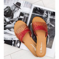 Klapki damskie Belle Women 4171 Czerwone. Czerwone klapki damskie BELLE WOMEN, bez wzorów, z tworzywa sztucznego, bez obcasa, na płaskiej podeszwie. Za 49,00 zł.