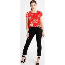 Bluzki damskie: Wallis Petite ORIENTAL PRINT Bluzka red/ivory
