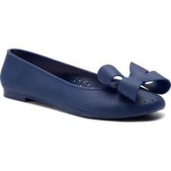 Baleriny BASSANO - WP41-127761 Cobalt Blue. Niebieskie baleriny damskie Bassano, bez wzorów, z tworzywa sztucznego, bez obcasa, na płaskiej podeszwie. W wyprzedaży za 19,99 zł.