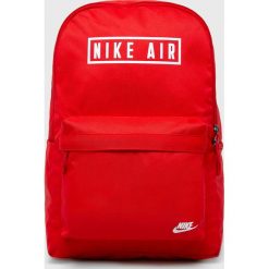 Nike Sportswear - Plecak. Niebieskie plecaki damskie Nike Sportswear, z nadrukiem, z poliesteru. Za 119,90 zł.