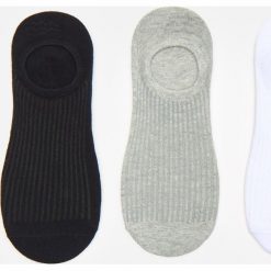 Skarpety stopki 3 pack - Biały. Białe skarpetki damskie Cropp, bez wzorów. Za 25,99 zł.