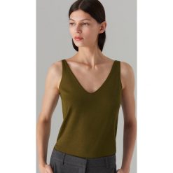 Dzianinowy top - Khaki. Brązowe topy damskie Mohito, s, bez wzorów, z dzianiny, bez kołnierzyka. W wyprzedaży za 29,99 zł.