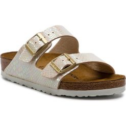 Klapki BIRKENSTOCK - Arizona Bs 0057621 Shiny Snake Cream. Brązowe klapki damskie Birkenstock, bez wzorów, ze skóry ekologicznej, bez obcasa. Za 289,00 zł.