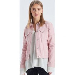 Kurtka jeansowa - Różowy. Różowe kurtki damskie Cropp, s, bez wzorów, z jeansu, bez kaptura. Za 79,99 zł.