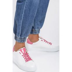 Biało-Fuksjowe Sneakersy Always True. Białe sneakersy damskie Renee, ze skóry. Za 59,99 zł.