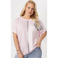 Różowa Bluzka Narilina. Różowe bluzki damskie Born2be, xl, bez wzorów, bez kołnierzyka, bez rękawów. W wyprzedaży za 39,99 zł.