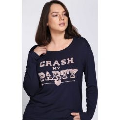 Granatowa Bluzka House Party. Czarne bluzki damskie marki Born2be, xl, z aplikacjami, z okrągłym kołnierzem, z długim rękawem. Za 39,99 zł.