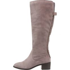Mint&berry Kozaki grey. Szare buty zimowe damskie marki mint&berry, z materiału. W wyprzedaży za 254,50 zł.